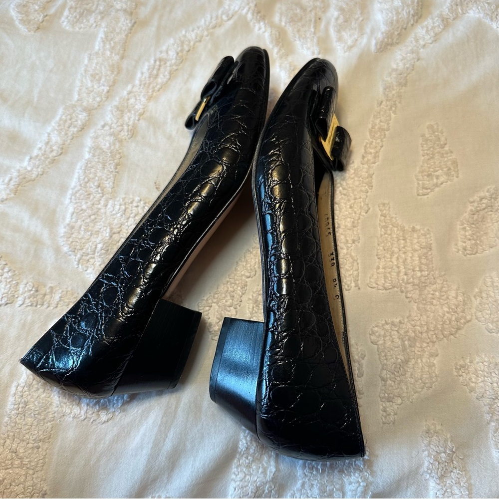Salvatore Ferragamo Crocodile Embossed Vara Pumps BLK - Picture 3 of 6